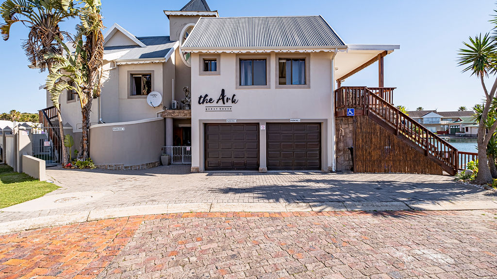 The Ark guesthouse in Marina Martinique, Jeffreys Bay.